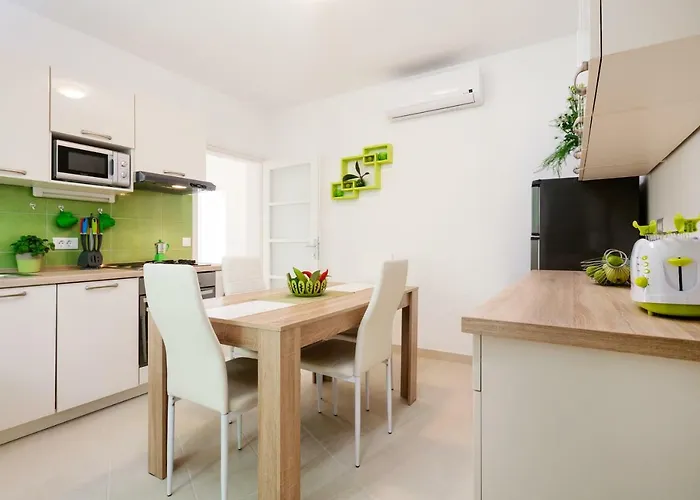 Botun Free Parking *