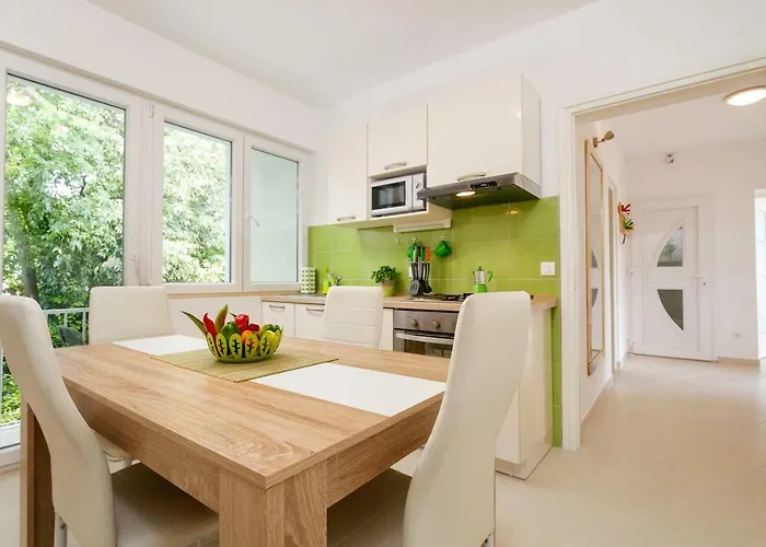 Botun Free Parking *